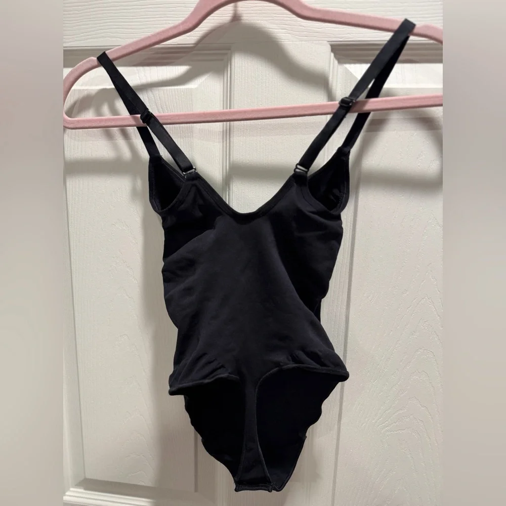 SKIMS Seamless Sculpt Thong Bodysuit Black Size Large NWOT - Picture 8 of 10